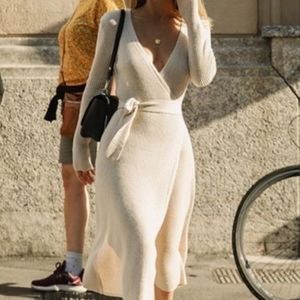 ISO INTERMIX WHITE WRAP SWEATER DRESS